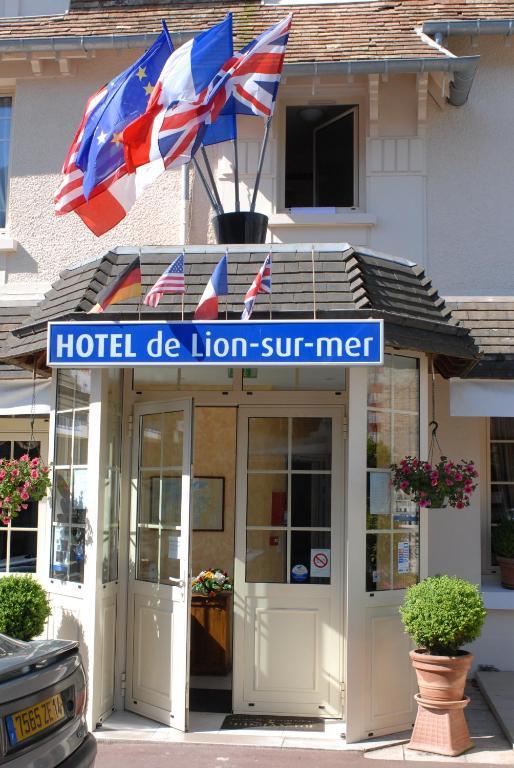 Hotel De Lion Sur Mer מראה חיצוני תמונה